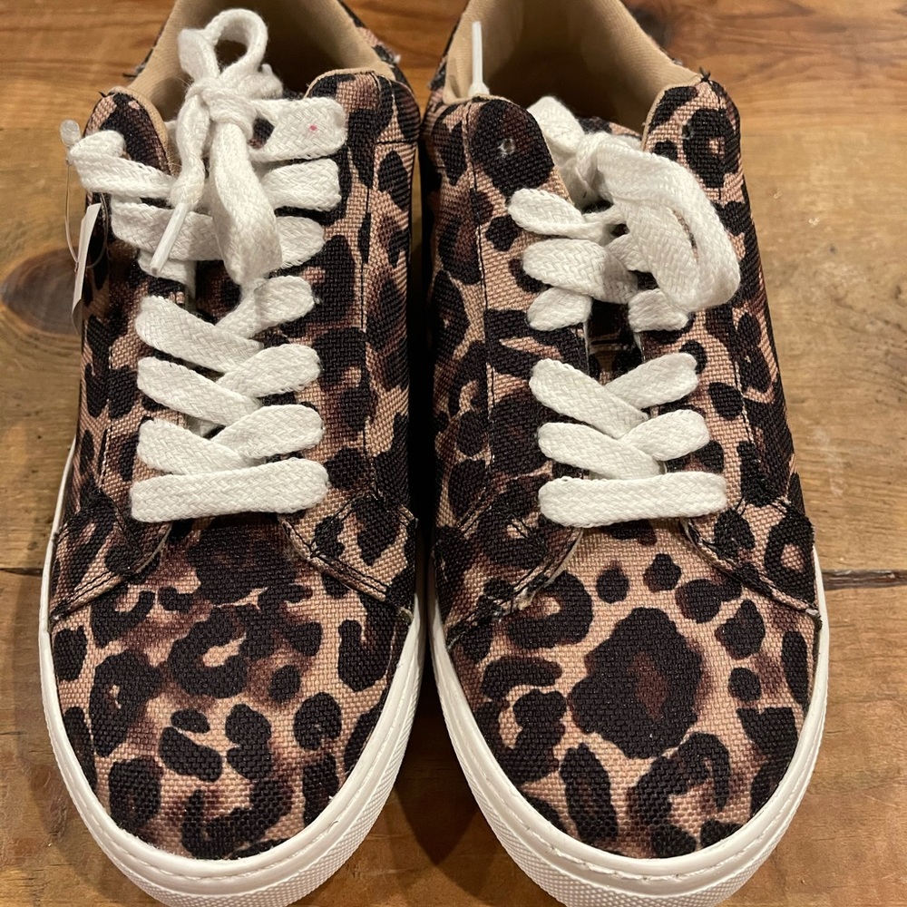 NWT Steve Madden Leopard Print Tennies